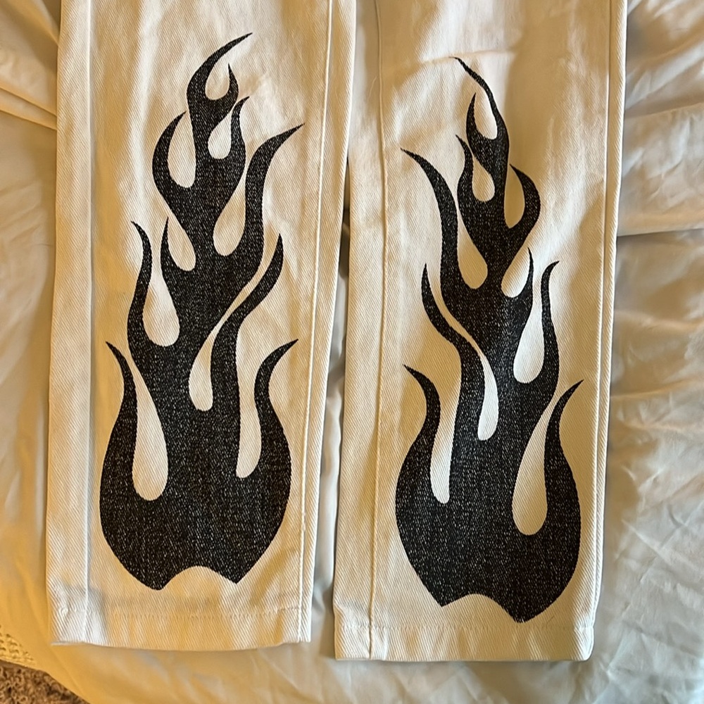 Adika Women’s Jeans Cream ColorWith Flames on Pant Legs Size Small Back Pockets